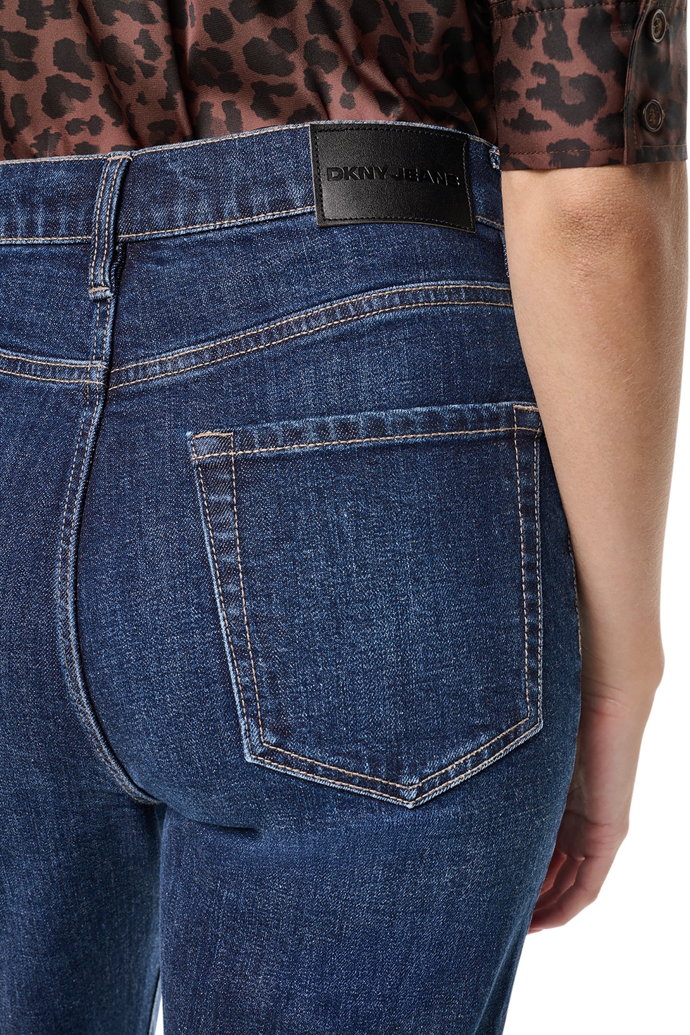 HIGH-RISE RELAXED FLARE JEAN