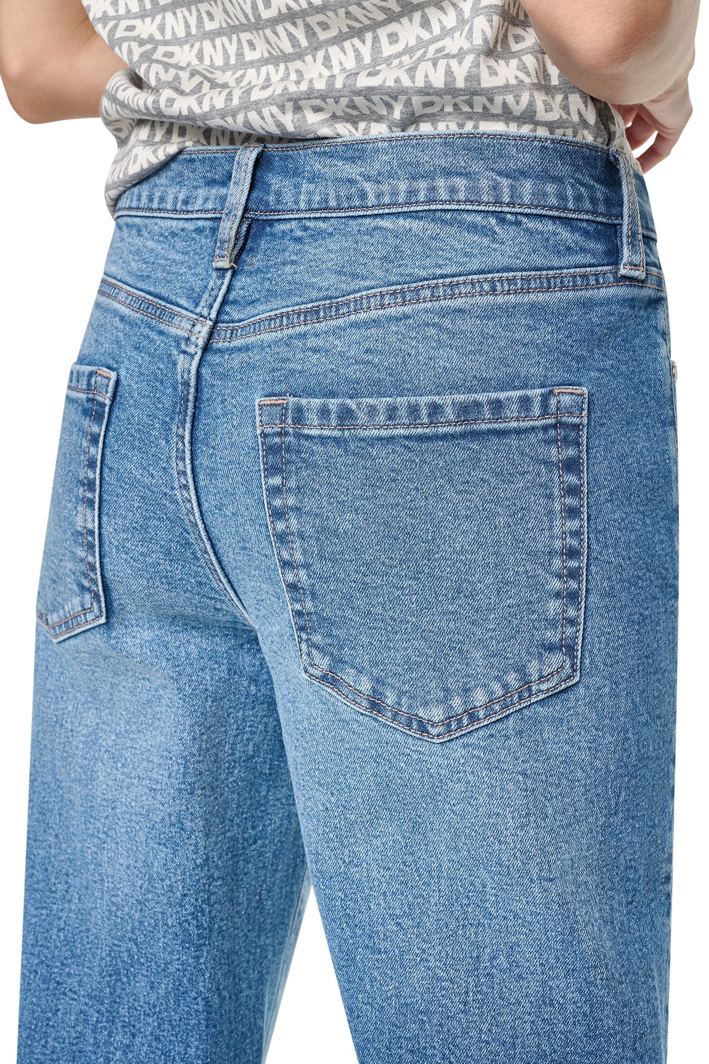 MID-RISE MODERN STRAIGHT LEG JEAN