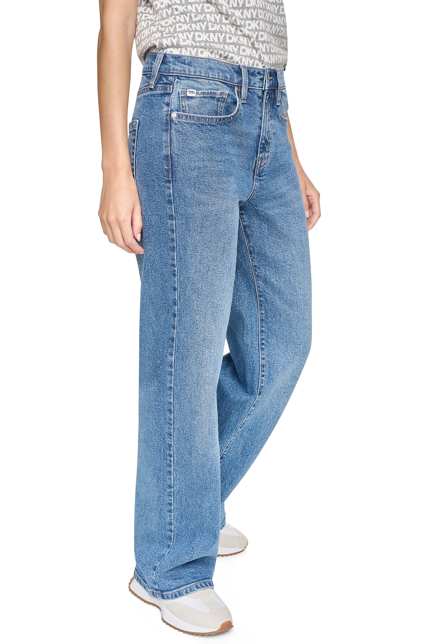MID-RISE MODERN STRAIGHT LEG JEAN