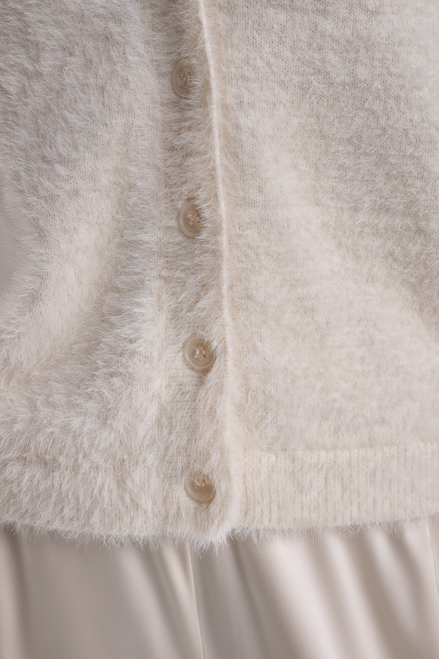 BRUSHED V-NECK CARDIGAN