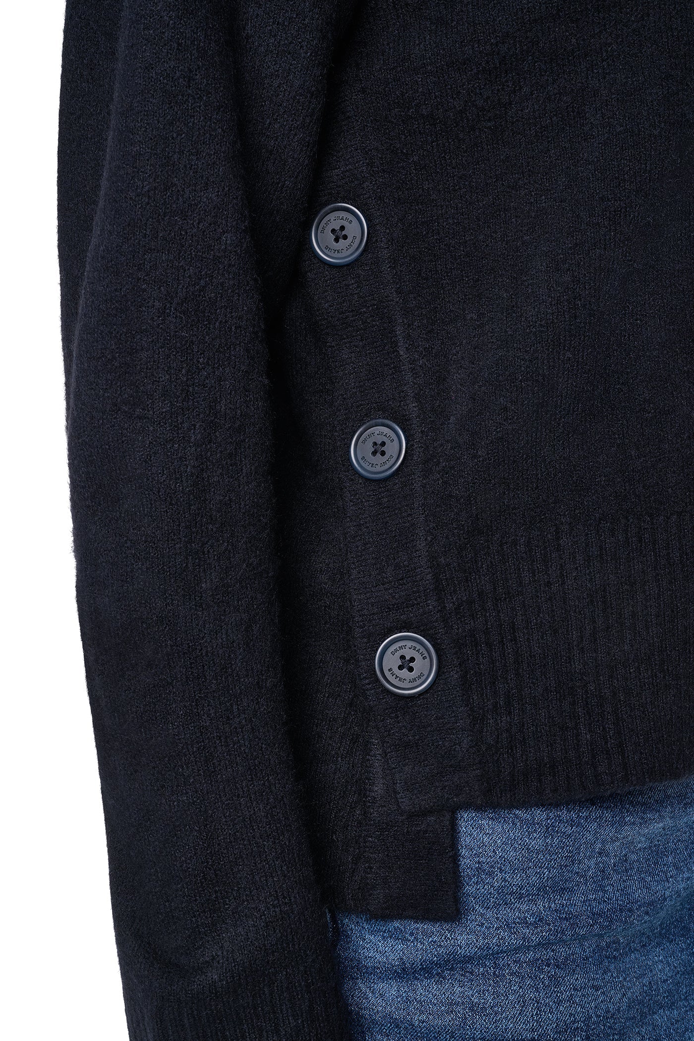 BUTTON DETAIL V-NECK SWEATER