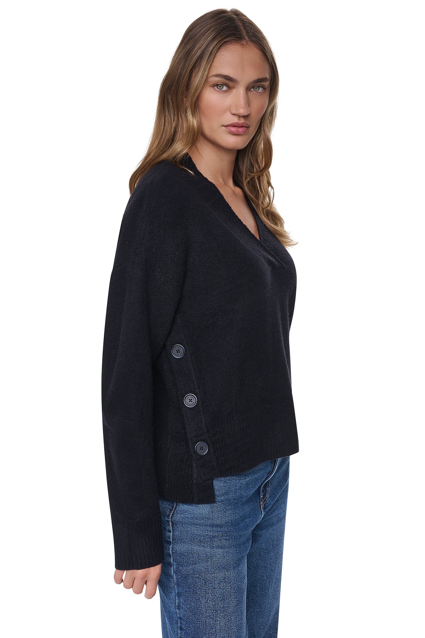 BUTTON DETAIL V-NECK SWEATER