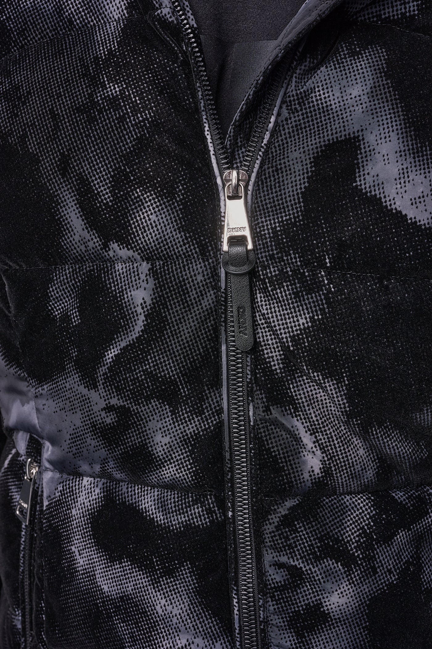 STRETCH HOODED PUFFER JACKET