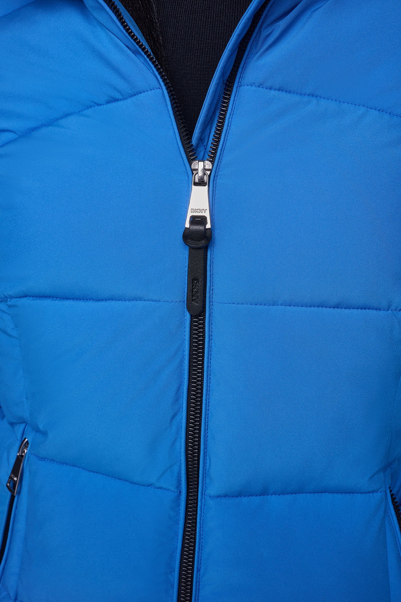 STRETCH HOODED PUFFER JACKET