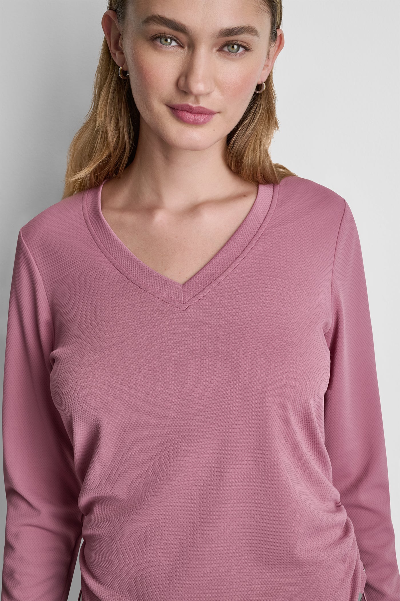 LONG SLEEVE V-NECK TECH TEE