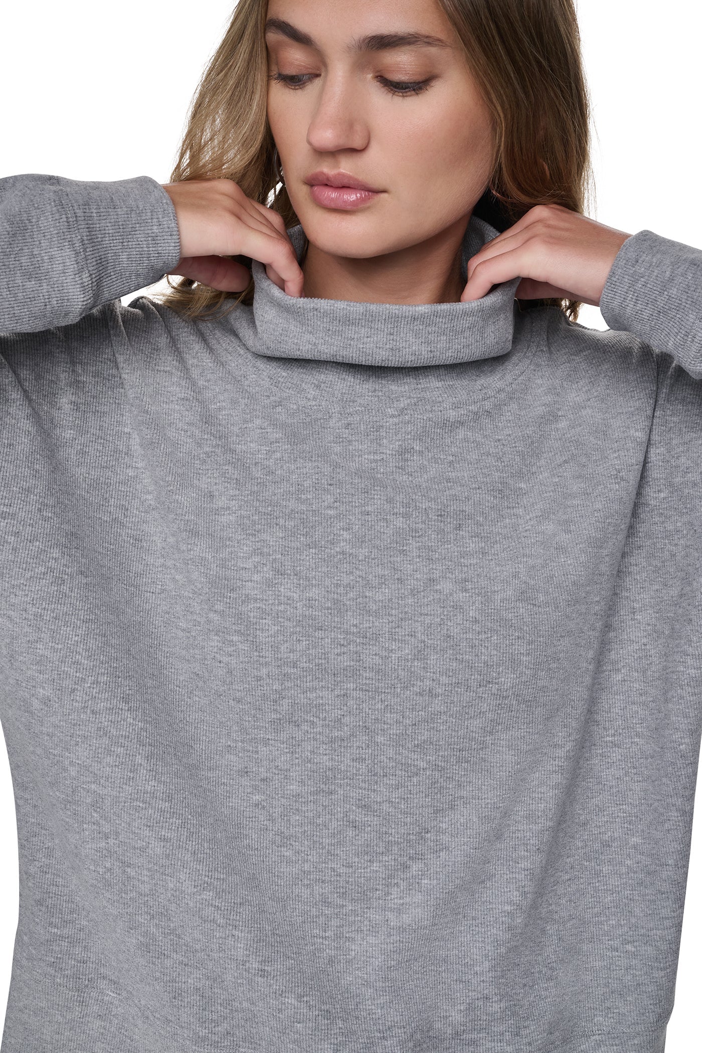 FUNNEL NECK PULLOVER
