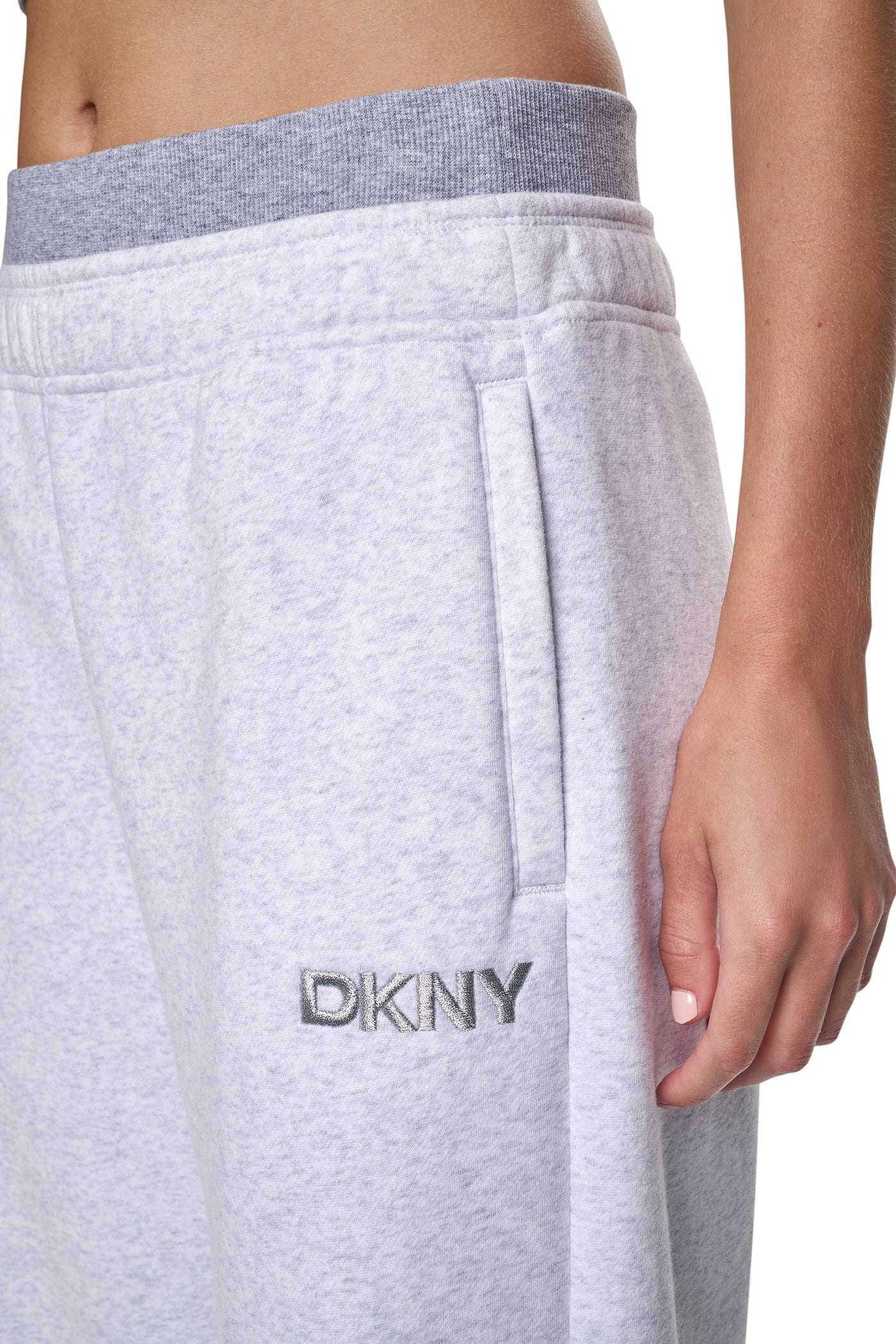 HIGH-RISE METALLIC EMBROIDERY LOGO BOYFRIEND PANT