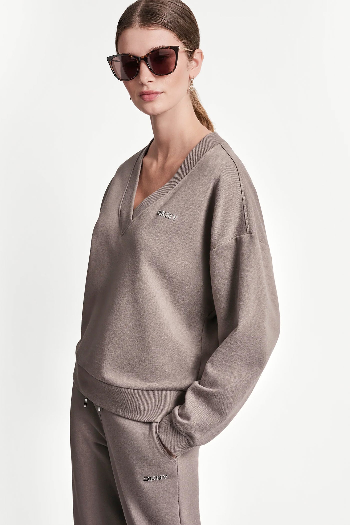 METALLIC BUBBLE LOGO V-NECK PULLOVER