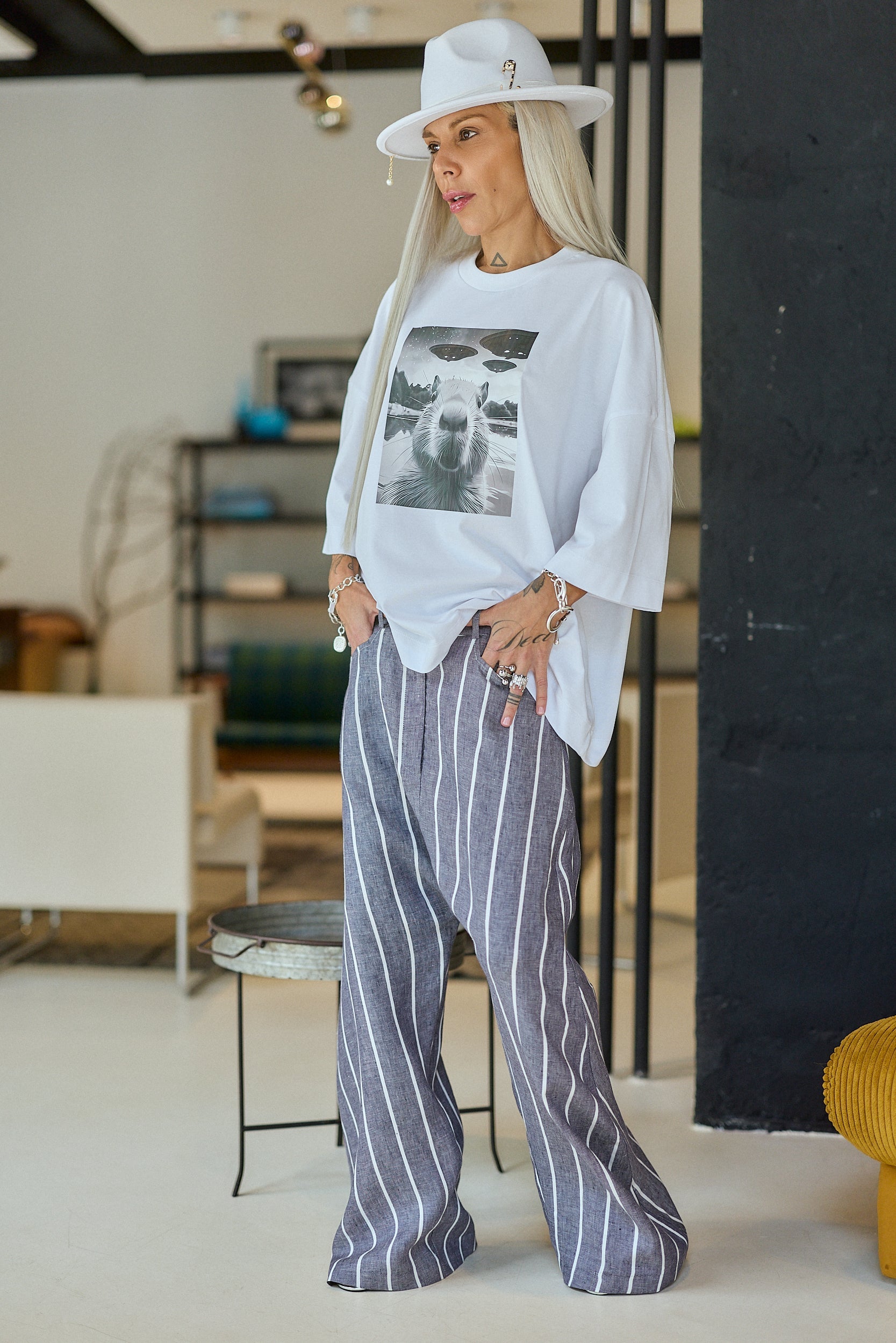 Oversized Graphic T-Shirt – Cosmic Capybara